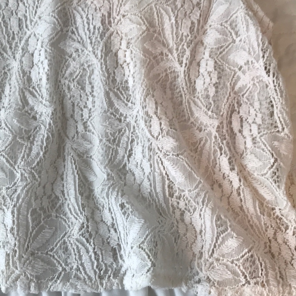 White romper - Picture 2 of 3